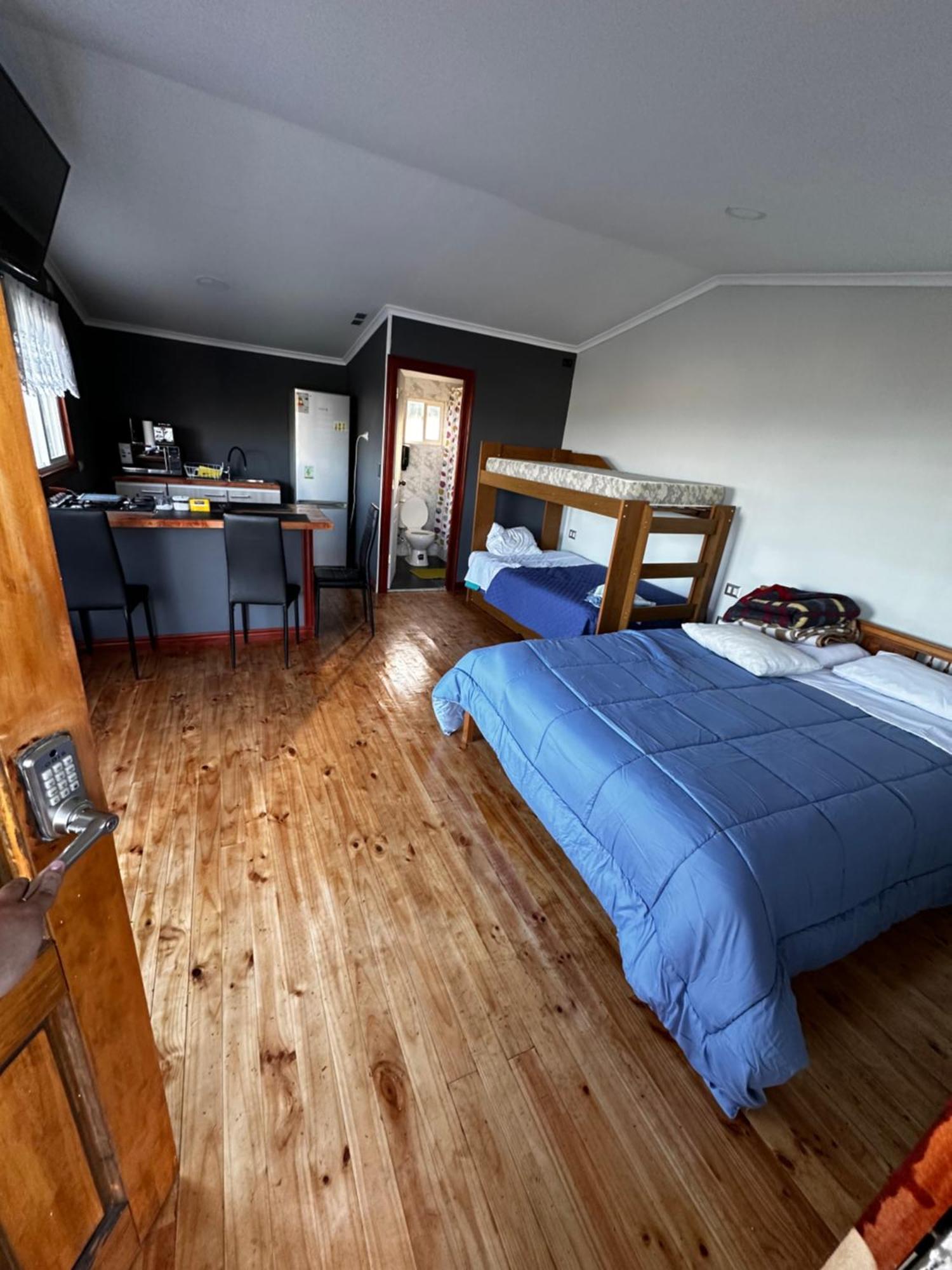 Hostal Y Cabanas Mirando Al Mar Puerto Montt Eksteriør bilde